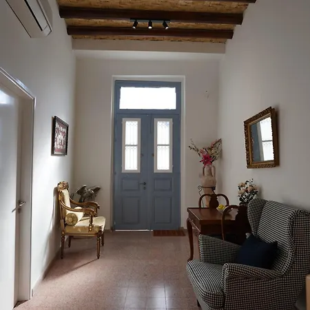 Extra Large With Courtyard Apartment